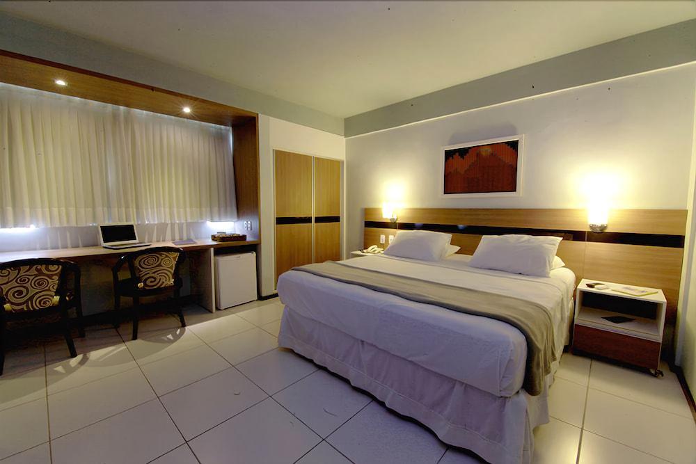 Hotel Serrano